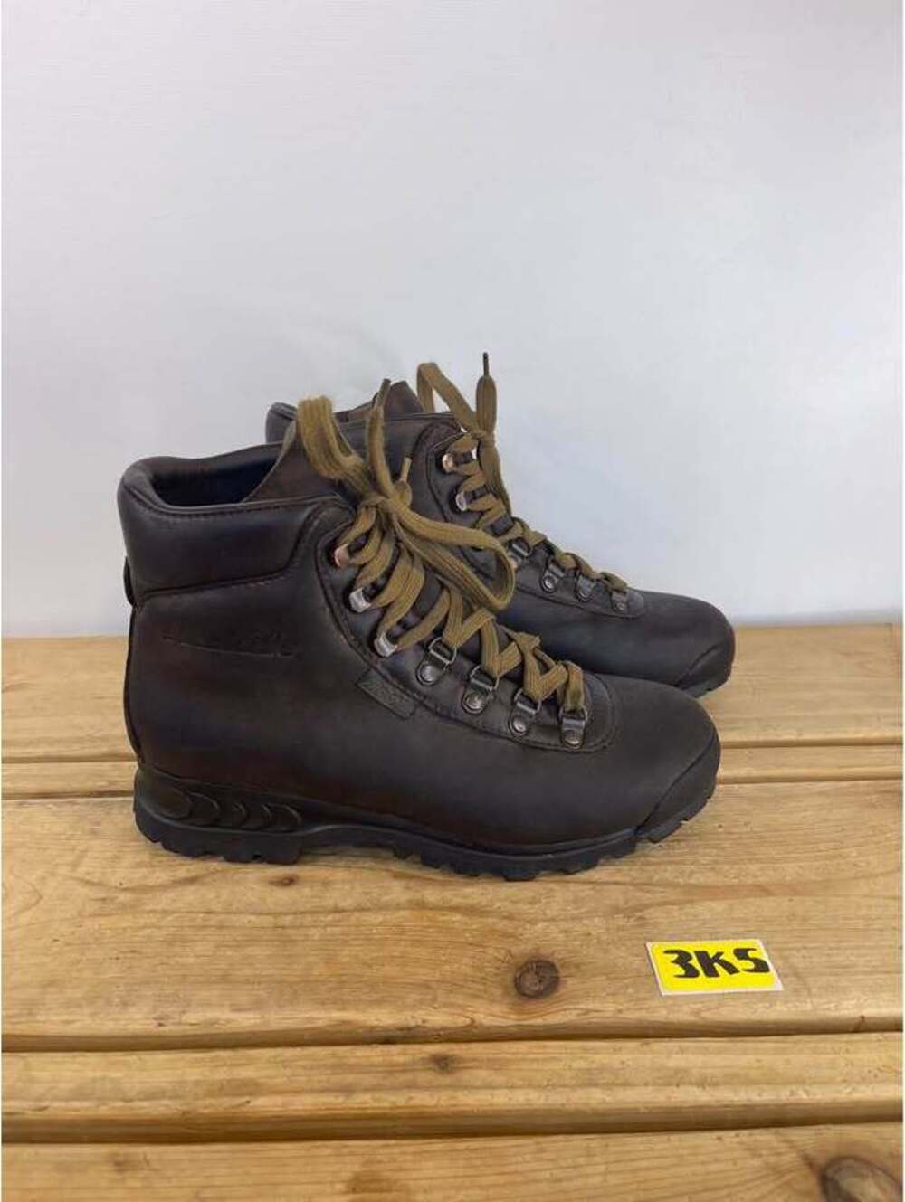 Raichle Leather Hiking Boots Women Size 7.5 M Brown Vibram Soles Switzerland